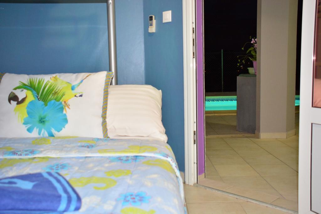 Villa Améthyste avec grande piscine privée, jardin clos, parking privé Le Robert Esterno foto