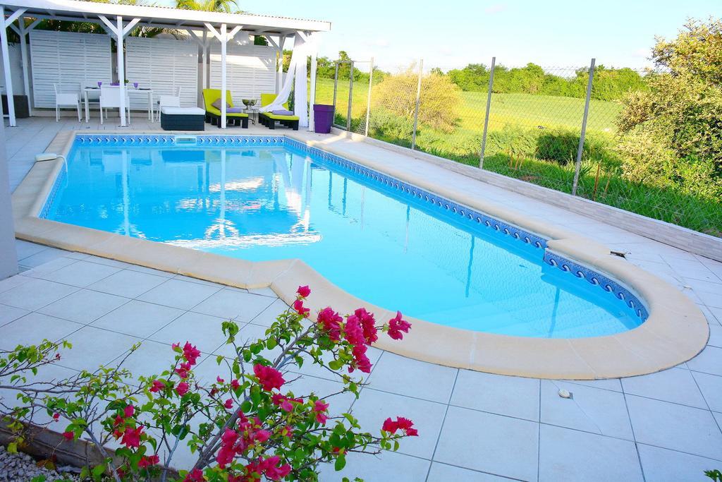 Villa Améthyste avec grande piscine privée, jardin clos, parking privé Le Robert Esterno foto